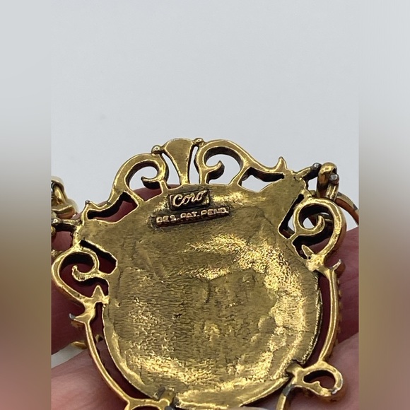 Coro RARE Matte Gold Tone Amulet Necklace Choker Bib Ornate Nautical Vintage - Picture 10 of 10